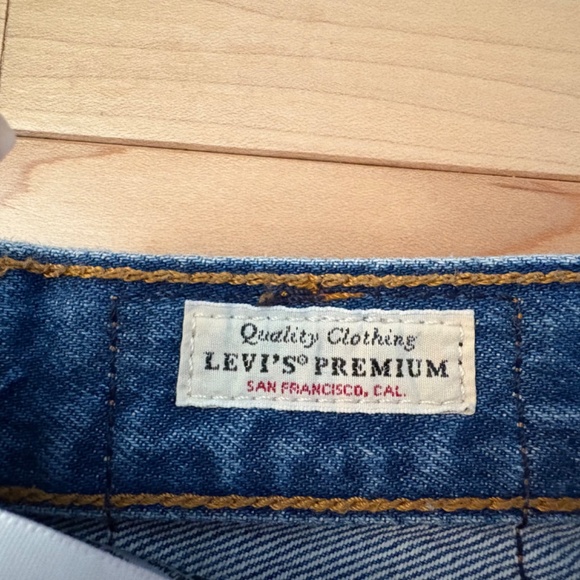 Levi's 501 Premium Distressed Denim Jean Shorts - Picture 8 of 9